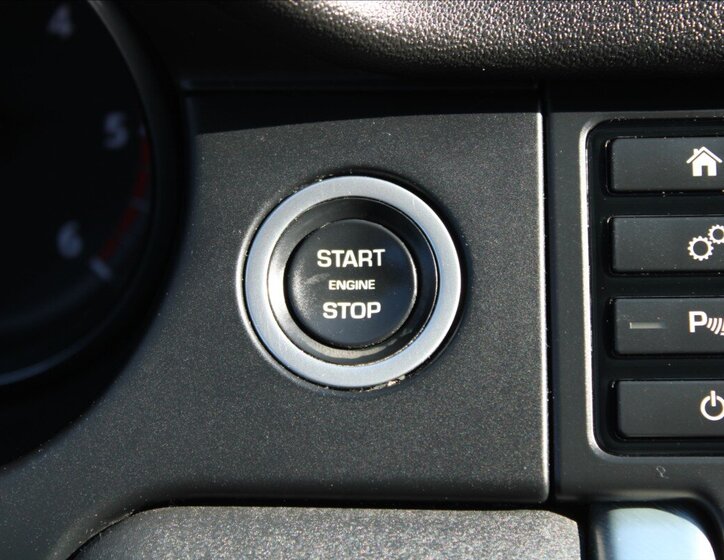 Land Rover Discovery Sport SUV / Terénní 2,0 l 110 kw