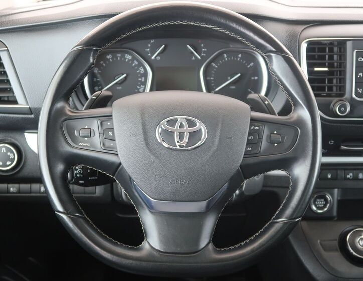 Toyota ProAce 16