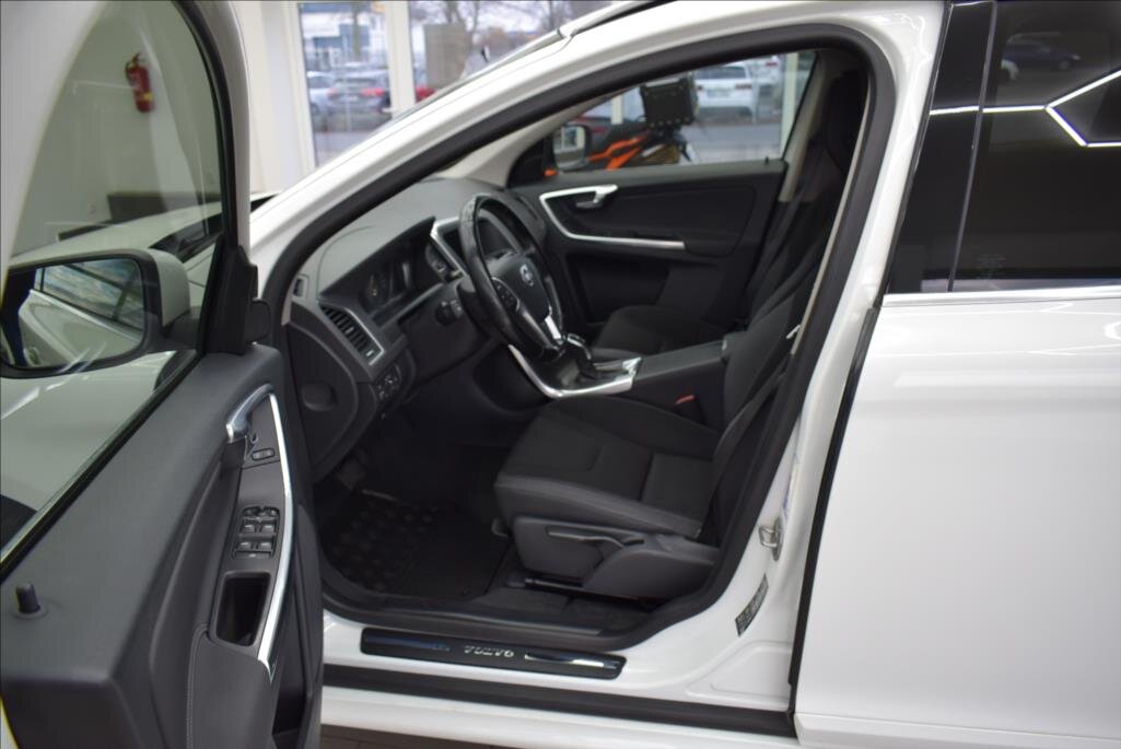 Volvo XC60 SUV 2,4 l 133 kw