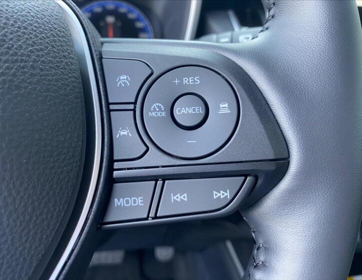 Toyota Corolla Cross 16