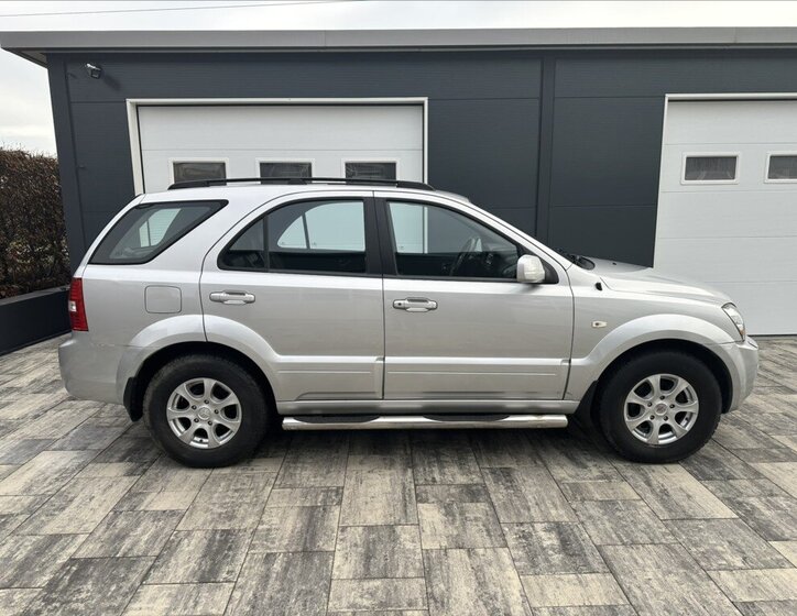 KIA Sorento 4