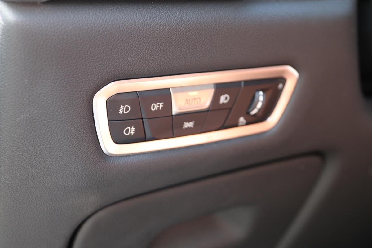 BMW X5 Kombi 3,0 l 290 kw