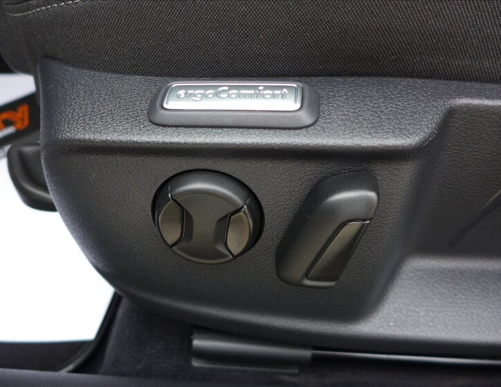 Volkswagen Passat Kombi 2,0 l 110 kw