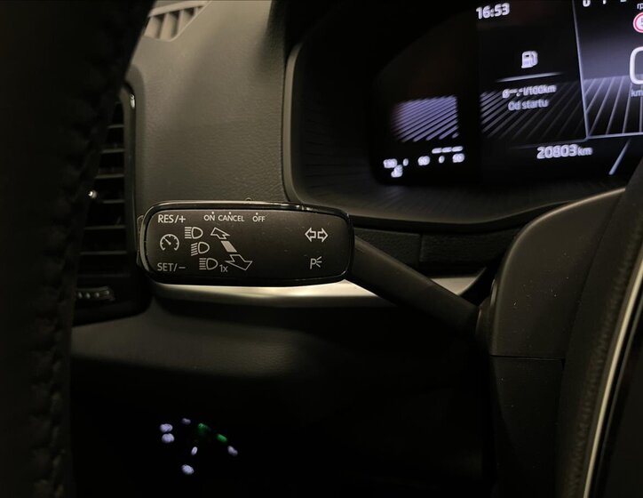 Škoda Karoq SUV 1,5 l 110 kw