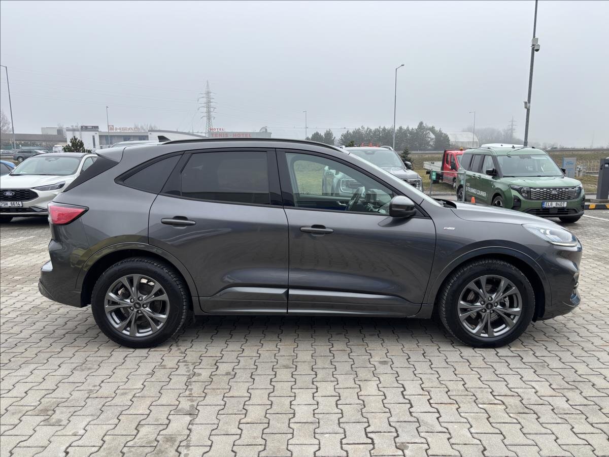 Ford Kuga SUV / Terénní 2,5 l 140 kw