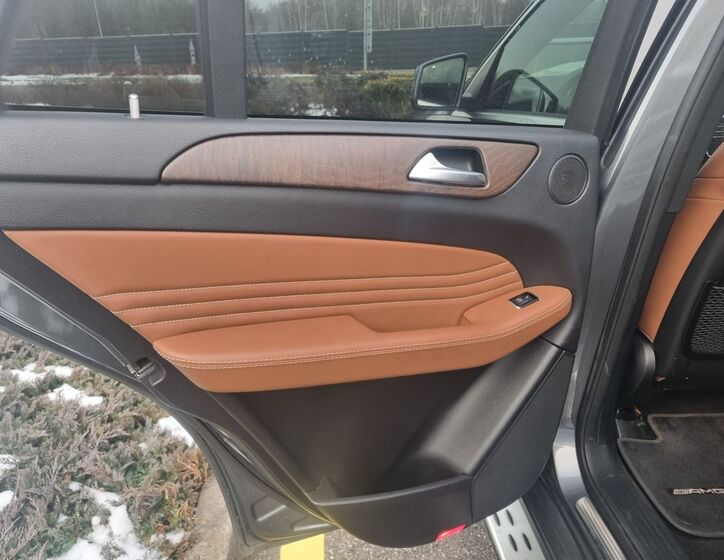 Mercedes-Benz GLE 19