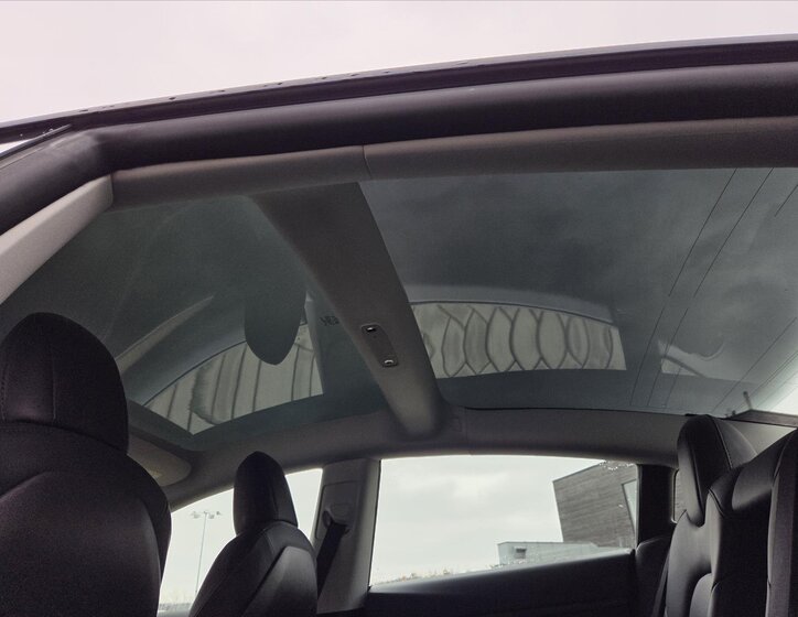 Tesla Model 3 Sedan / Limuzína 0,0 377 kw