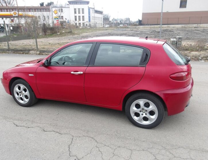 Alfa Romeo 147 Hatchback 1,6 l 77 kw