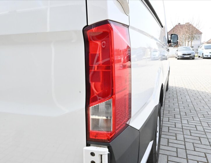 Volkswagen Crafter Skříň 2,0 l 103 kw