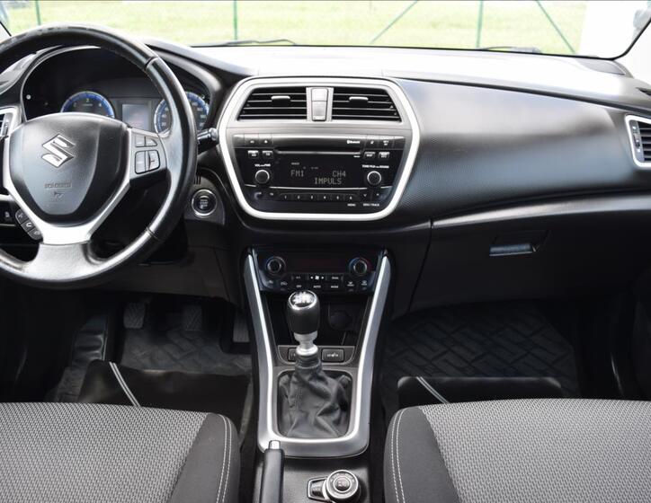 Suzuki SX4 S-Cross 25