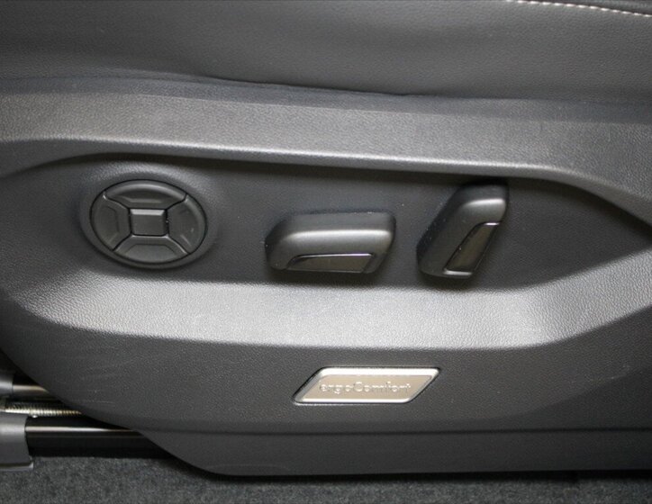 Volkswagen Touareg SUV 3,0 l 210 kw