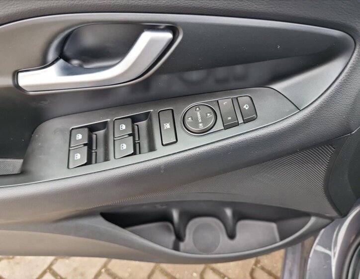 Hyundai i30 Kombi 998,0 73 kw