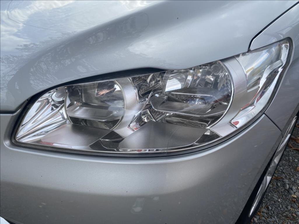 Peugeot 301 Sedan 1,2 l 53 kw