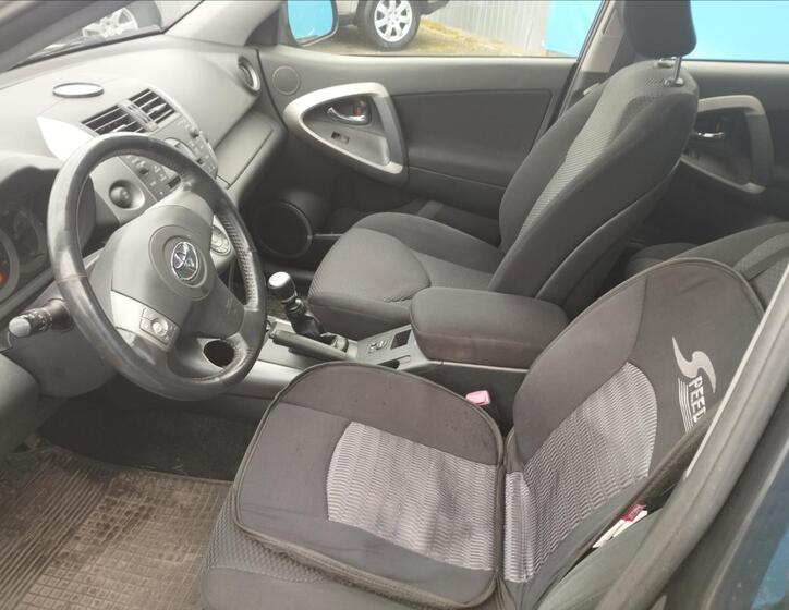 Toyota RAV4 7