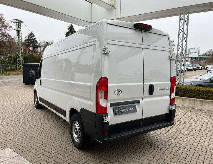 Toyota Proace Max 4