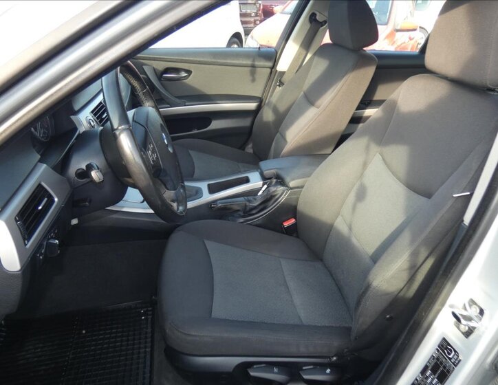 BMW Řada 3 Sedan / Limuzína 2,0 l 95 kw