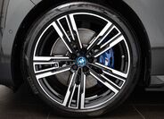 BMW i7 25