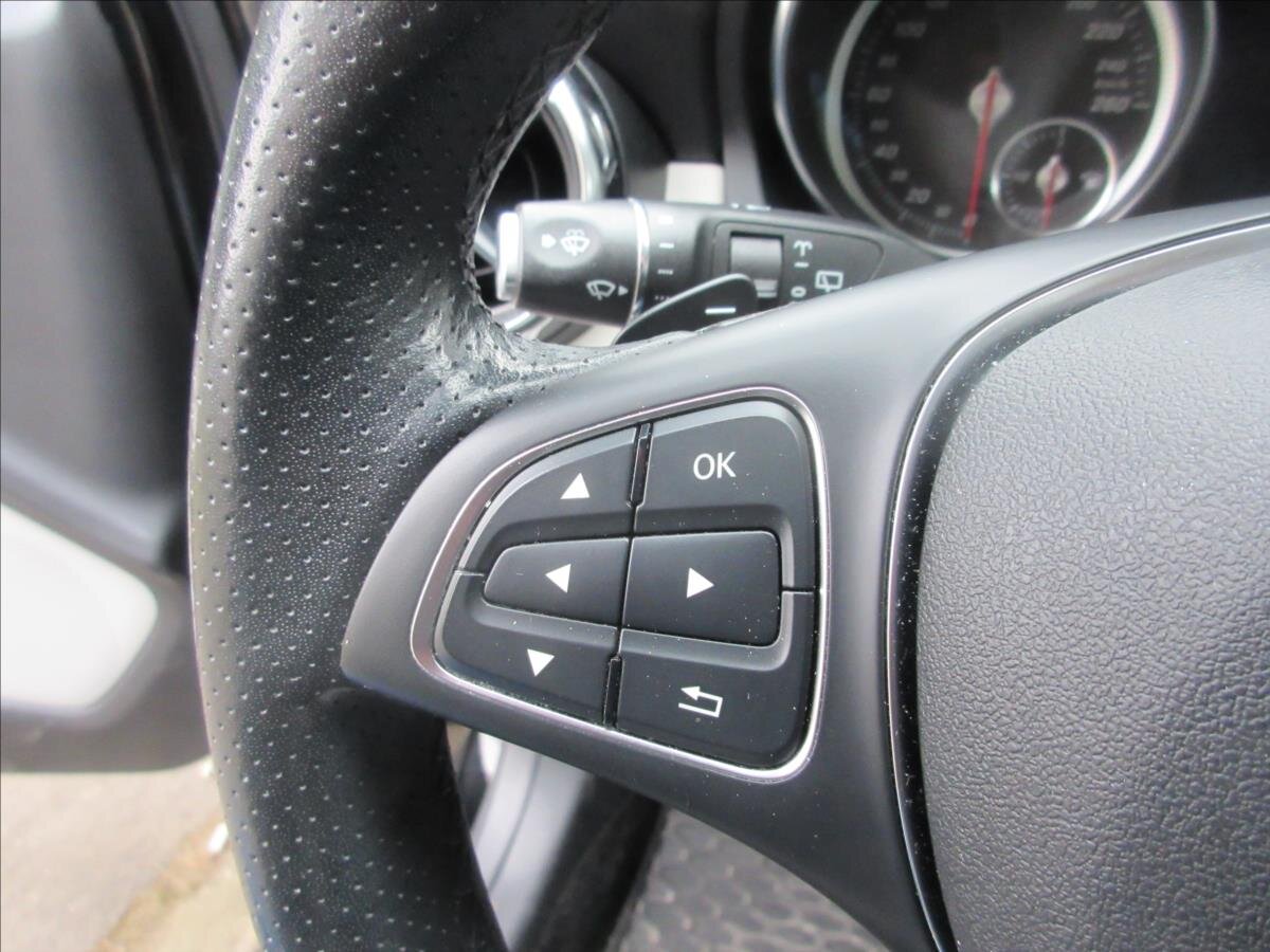 Mercedes-Benz GLA SUV / Terénní 1,6 l 115 kw