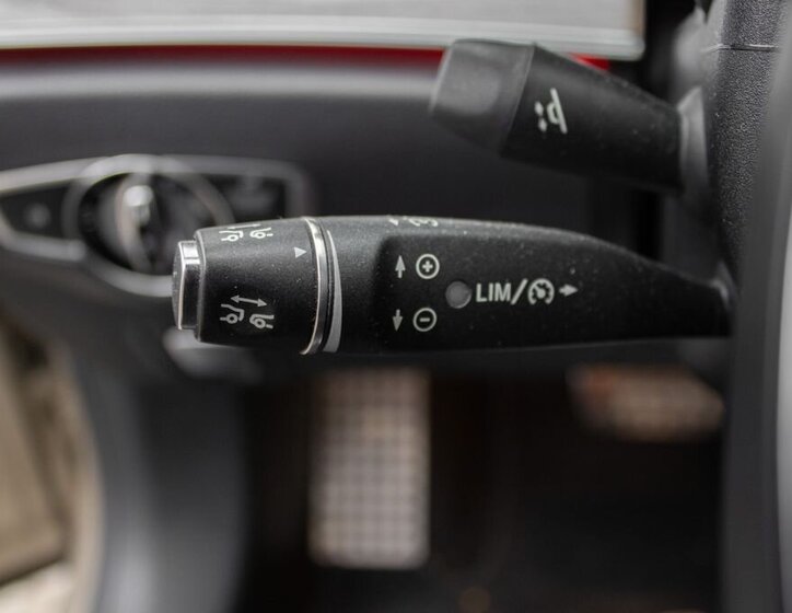 Mercedes-Benz Třídy E 27