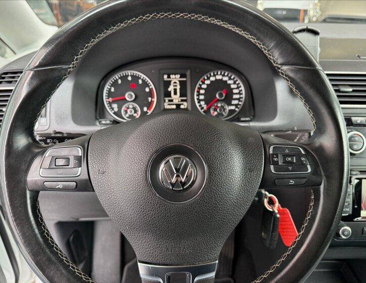 Volkswagen Touran Kombi 1,2 l 77 kw