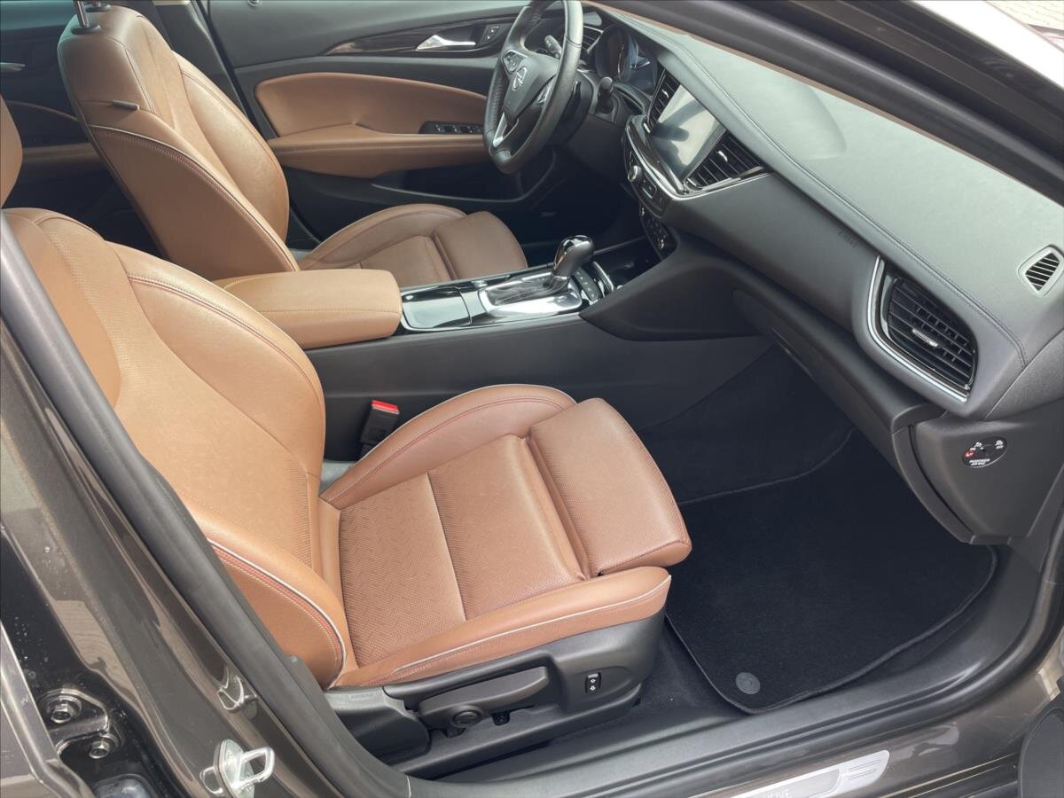 Opel Insignia Liftback 2,0 l 154 kw