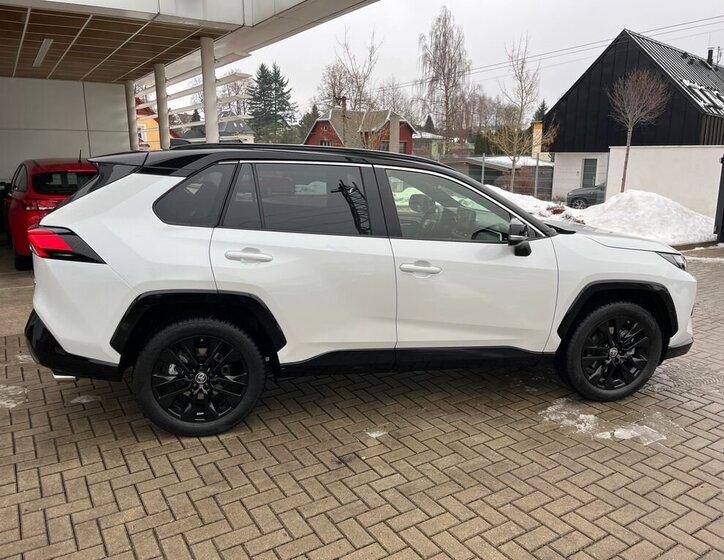 Toyota RAV4 SUV 2,5 l 131 kw