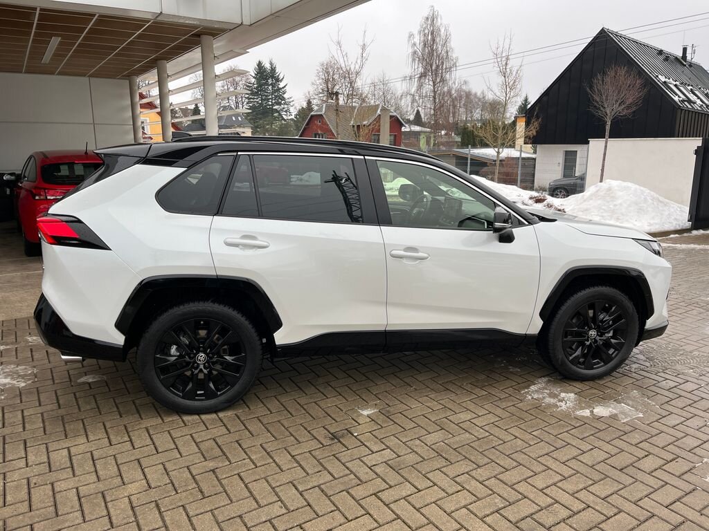 Toyota RAV4 SUV 2,5 l 131 kw