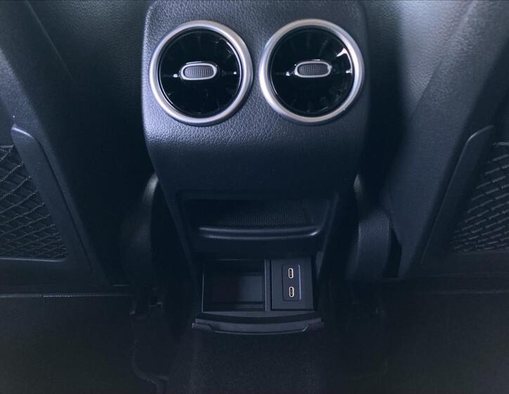 Mercedes-Benz GLA 24