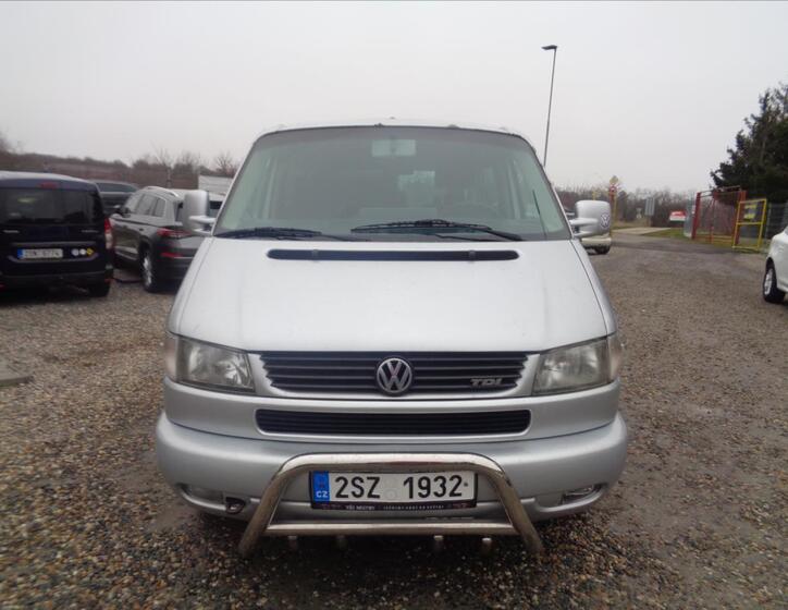Volkswagen Caravelle 2