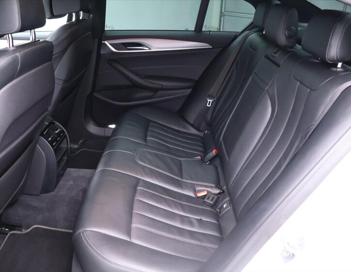 BMW Řada 5 Sedan / Limuzína 3,0 l 250 kw
