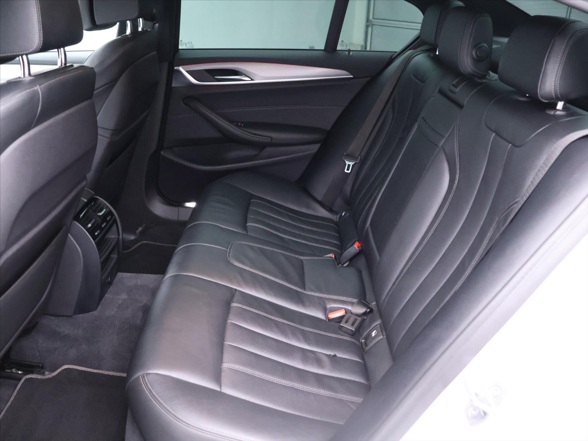 BMW Řada 5 Sedan / Limuzína 3,0 l 250 kw