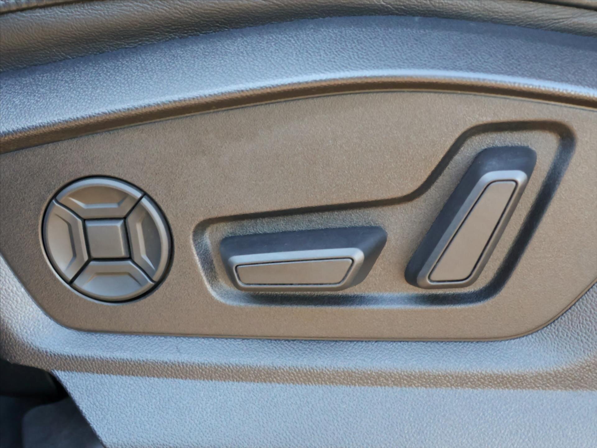 Audi Q7 SUV / Terénní 3,0 l 210 kw