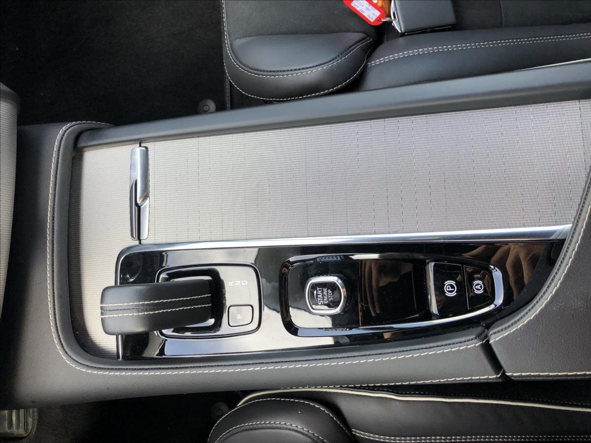 Volvo XC90 SUV / Terénní 2,0 l 173 kw
