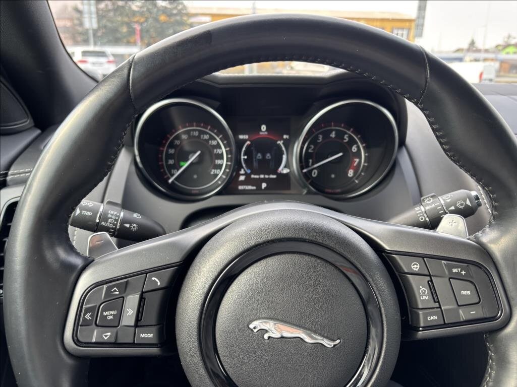 Jaguar F-Type Kupé 5,0 l 405 kw