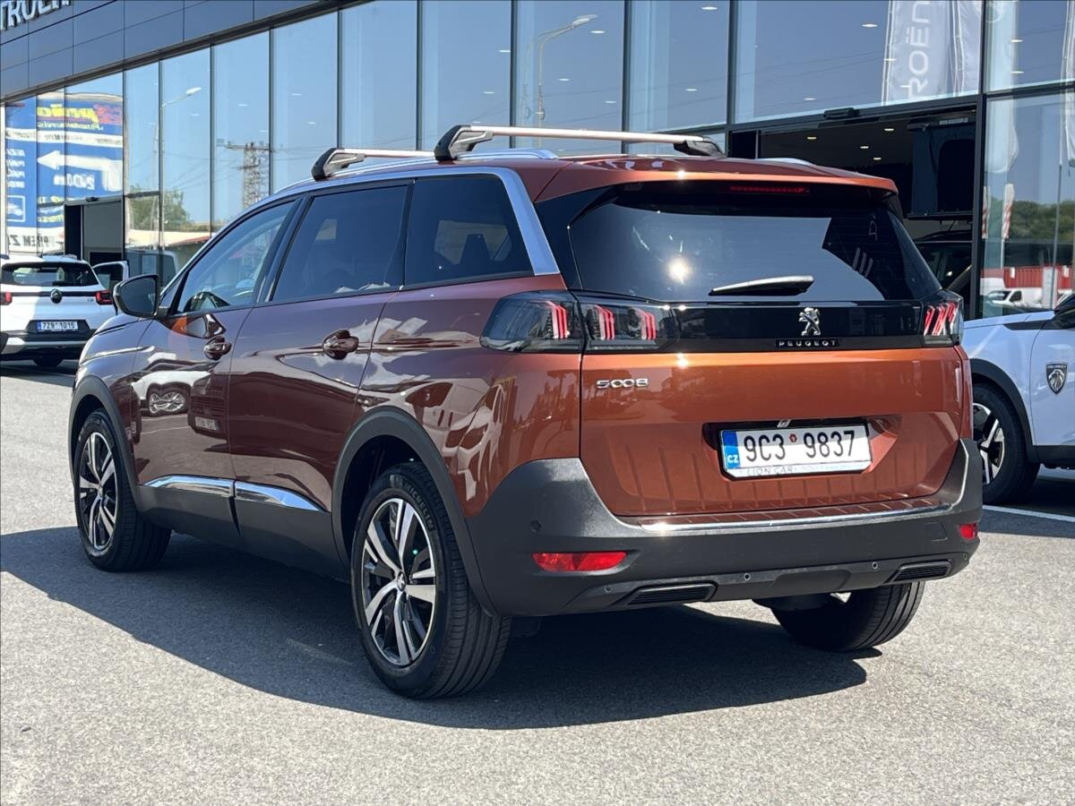 Peugeot 5008 SUV 1,2 l 96 kw