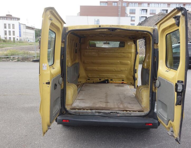 Renault Trafic 19