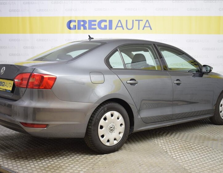 Volkswagen Jetta Sedan / Limuzína 1,2 l 77 kw