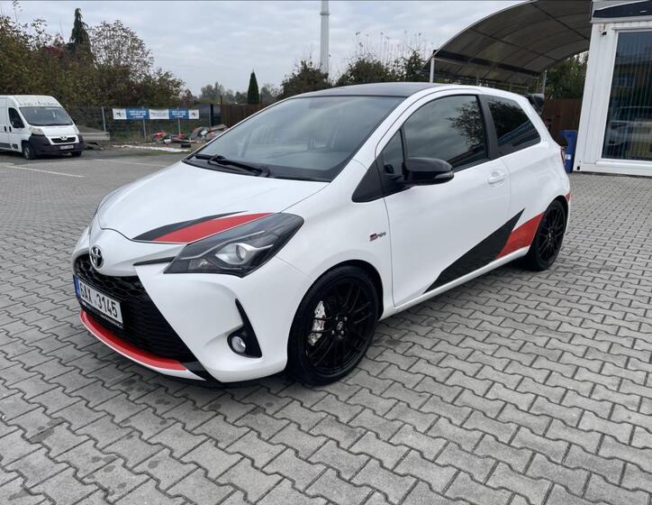 Toyota Yaris 1