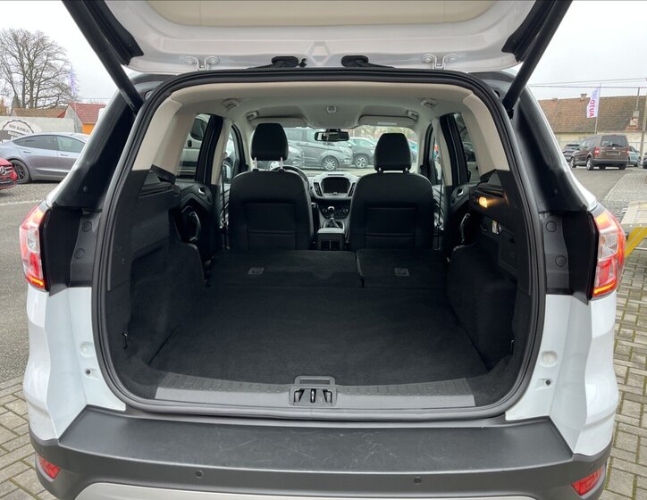 Ford Kuga Kombi 2,0 l 132 kw