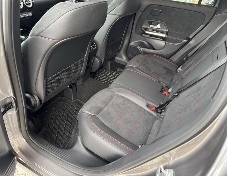 Mercedes-Benz GLA 21