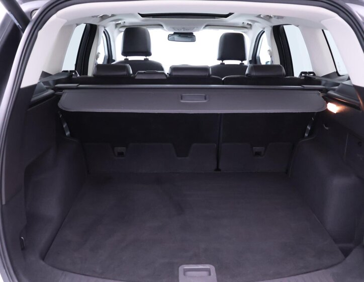 Ford Kuga SUV / Terénní 2,0 l 120 kw