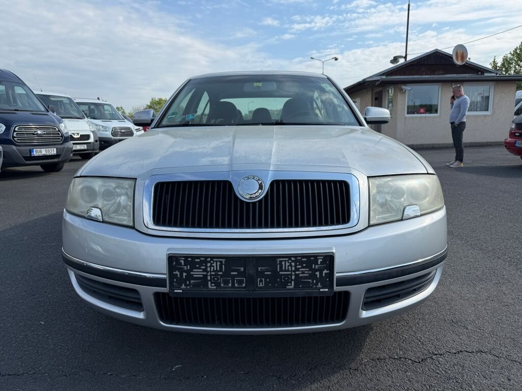Škoda Superb Sedan / Limuzína 2,8 l 142 kw
