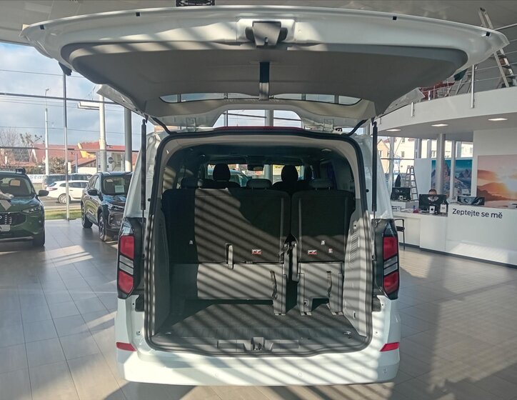 Ford Tourneo Custom Kombi 2,0 l 110 kw