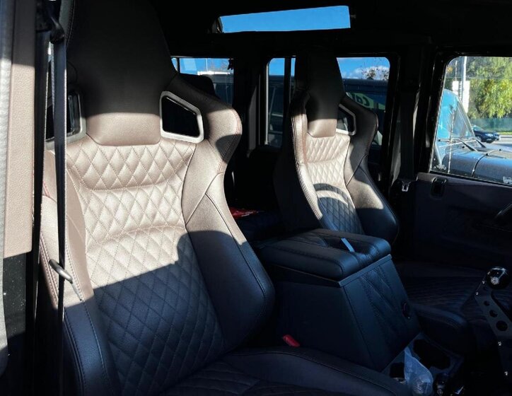 Land Rover Defender SUV / Terénní 2,2 l 90 kw