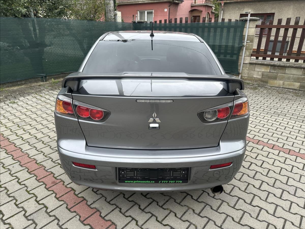 Mitsubishi Lancer Sedan 1,8 l 103 kw