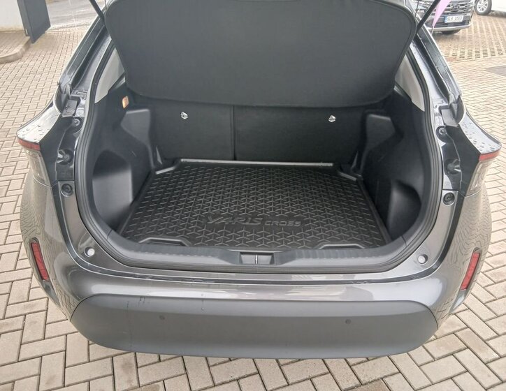 Toyota Yaris Cross 13