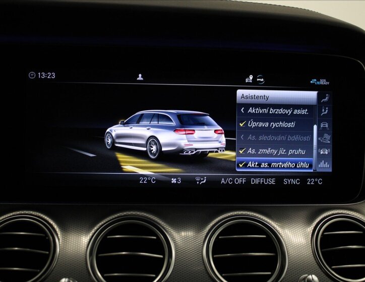 Mercedes-Benz Třídy E 12