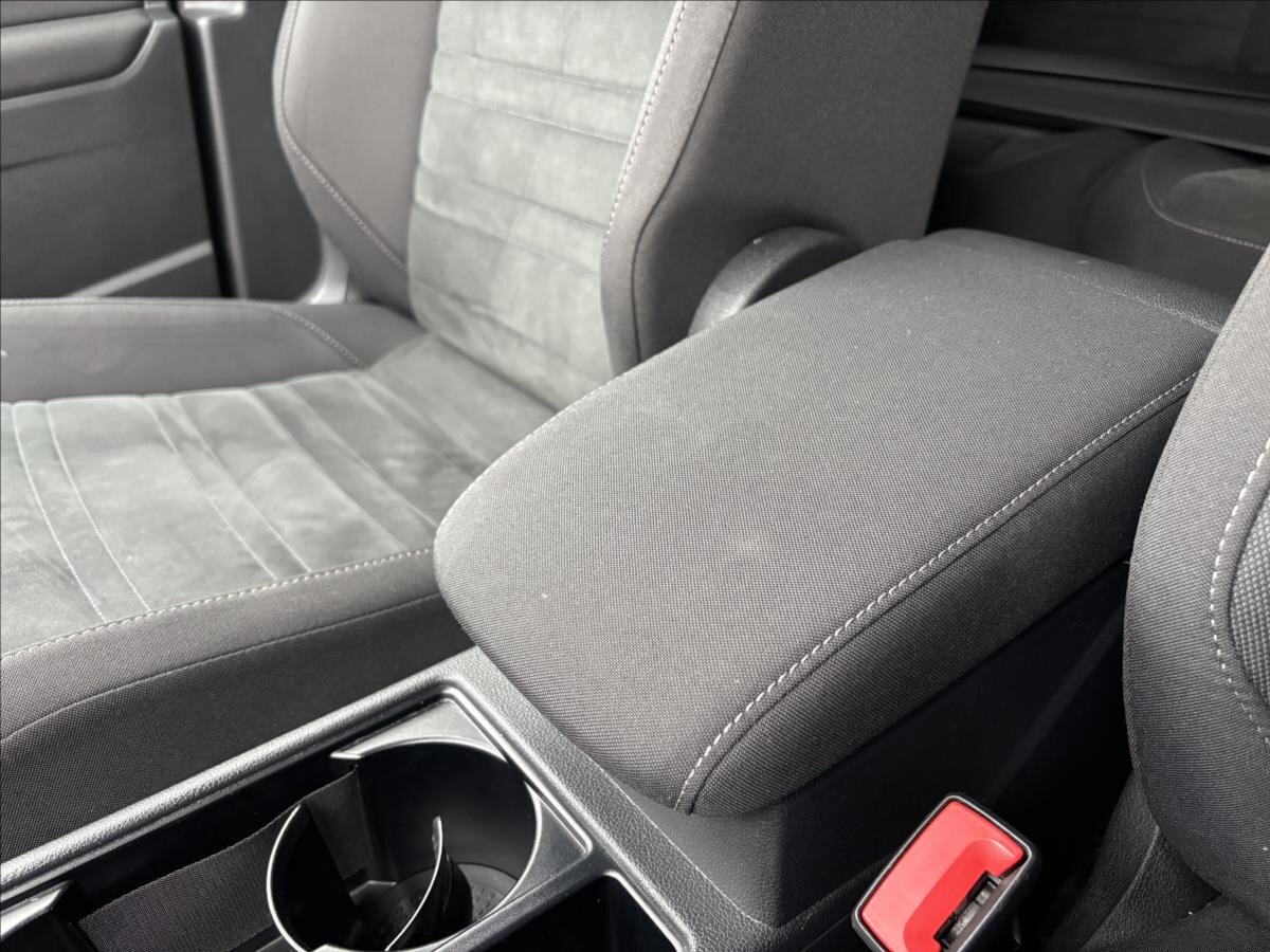 Volkswagen Touran MPV 1,5 l 110 kw