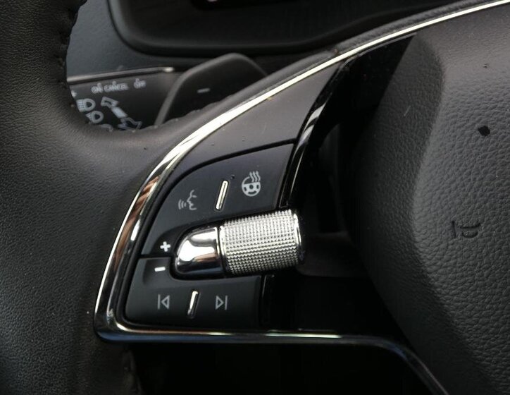 Škoda Karoq SUV / Terénní 1,5 l 110 kw