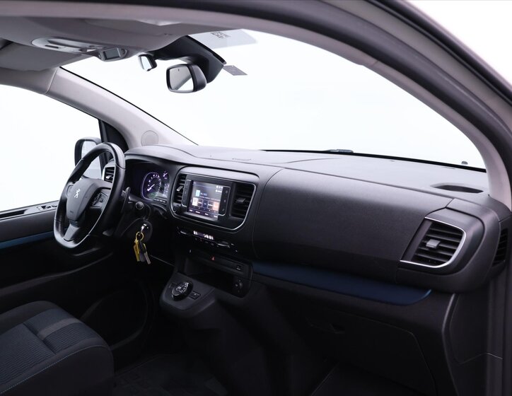 Peugeot Traveller 24